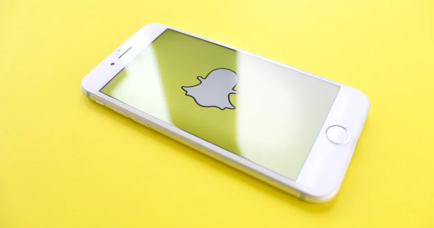 How to use SnapChat safely – a guide for parents